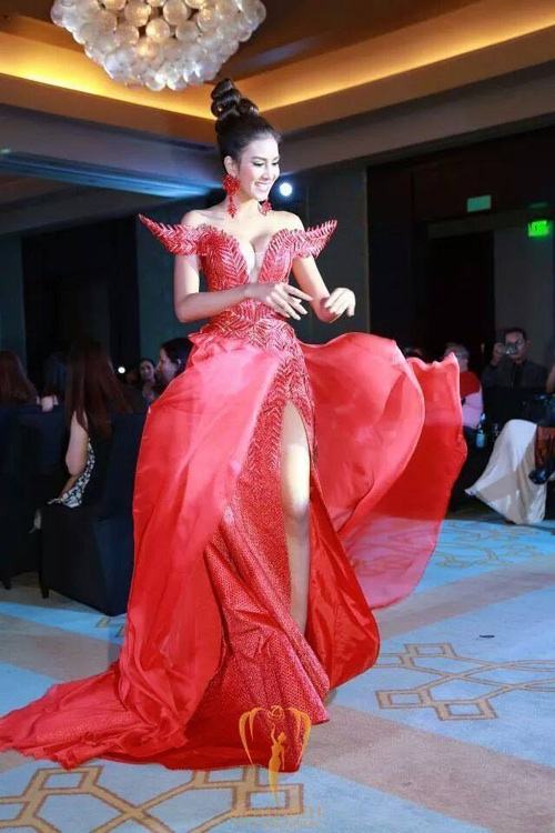 ตัวแทนสาวไทย &ldquo;ศศิ สินทวี&rdquo; บนเวทีมิสเอิร์ท 2014 ชุดราตรี