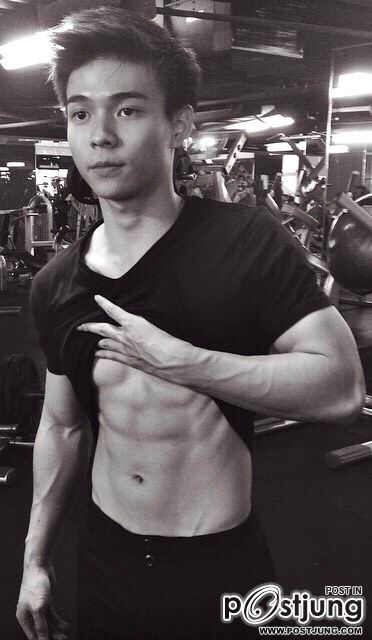 ถอดโชว์เรือนร่าง 685