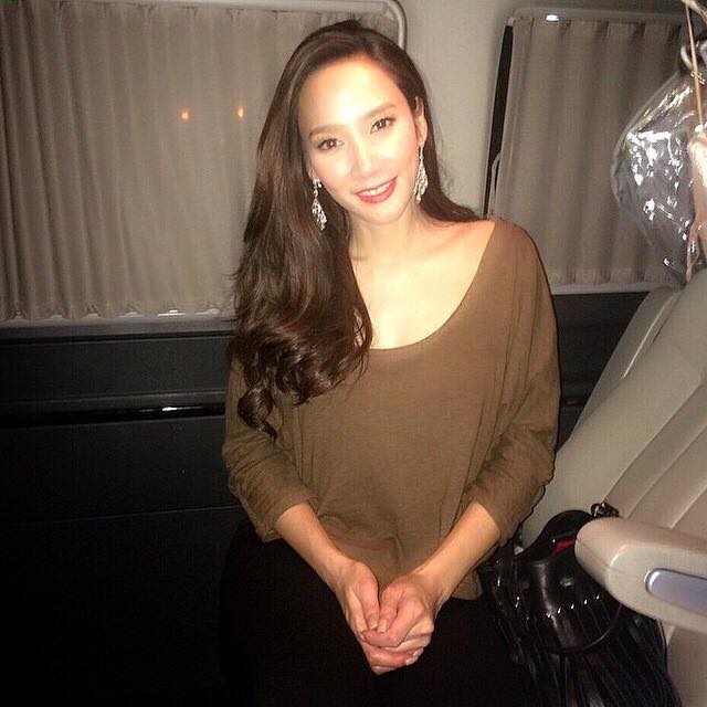 กรี๊ดดด ซุปเปอร์สตาร์ "พราว พิชญดา" เดินพรมเเดง สวยหรูไฮโซอลังการมากในฉากปิดตัว!!