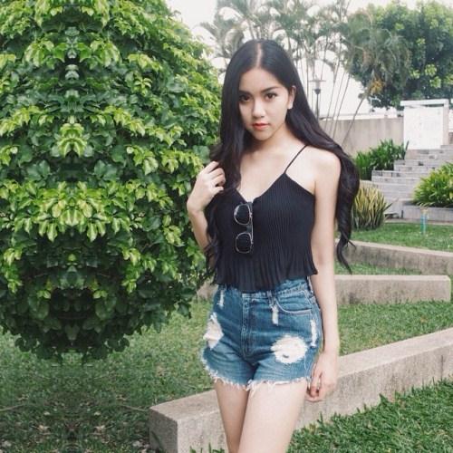 ถง ถง เน็ตไอดอลหน้าใส ขวัญใจชาวเน็ต