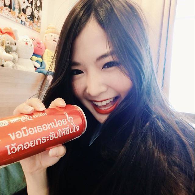 มายด์ วิรพร ในลุคสวยปากแดง น่ารักเซ็กซี่สุดๆ
