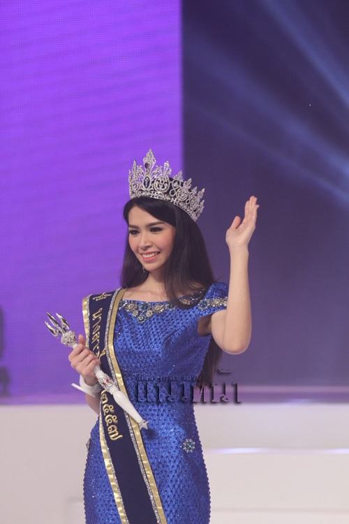 ลูกแม่โดม'อี้-วิลาสินี' คว้ามงกฎนางสาวไทยปี 2557