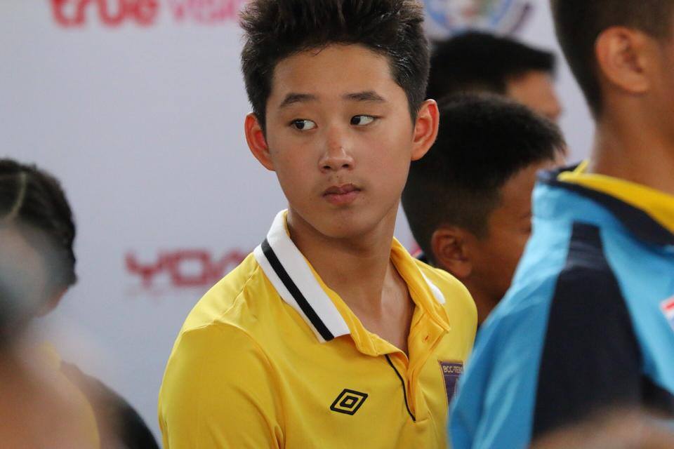 น้องเอสนักว่ายน้ำทีมชาติที่งาน the mall swimming