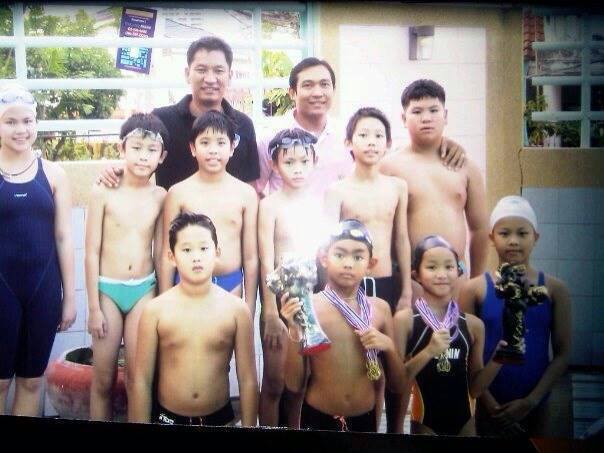 น้องเอสนักว่ายน้ำทีมชาติที่งาน the mall swimming
