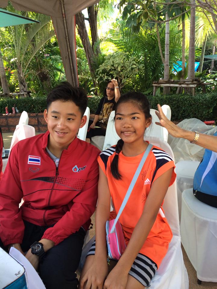 น้องเอสนักว่ายน้ำทีมชาติที่งาน the mall swimming