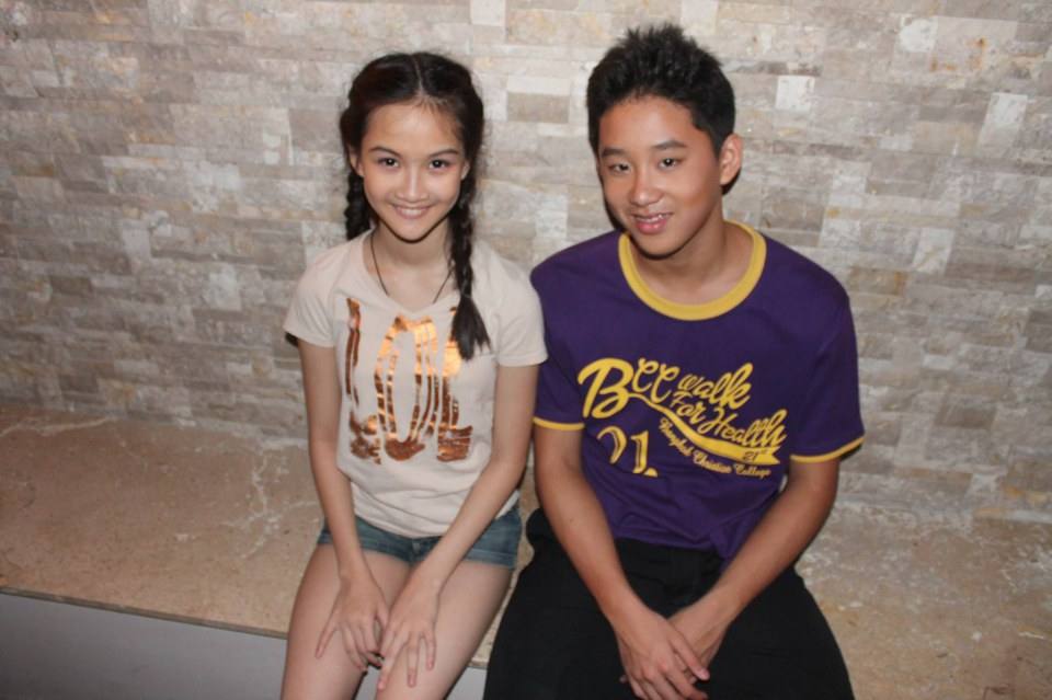 น้องเอสนักว่ายน้ำทีมชาติที่งาน the mall swimming