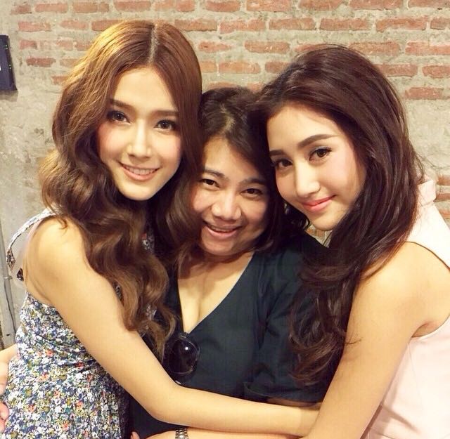 เหล่าดาราหนุ่มหล่อสาวสวย เริ่มถ่ายปฎิทินช่อง 7 HD คอสตูมเริดมาก!!