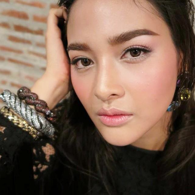เหล่าดาราหนุ่มหล่อสาวสวย เริ่มถ่ายปฎิทินช่อง 7 HD คอสตูมเริดมาก!!