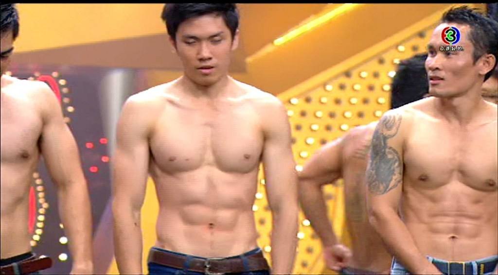 หลิ้นกีฬาแบบนี้หุ่นดีเนาะ