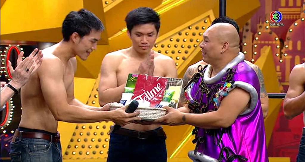 หลิ้นกีฬาแบบนี้หุ่นดีเนาะ