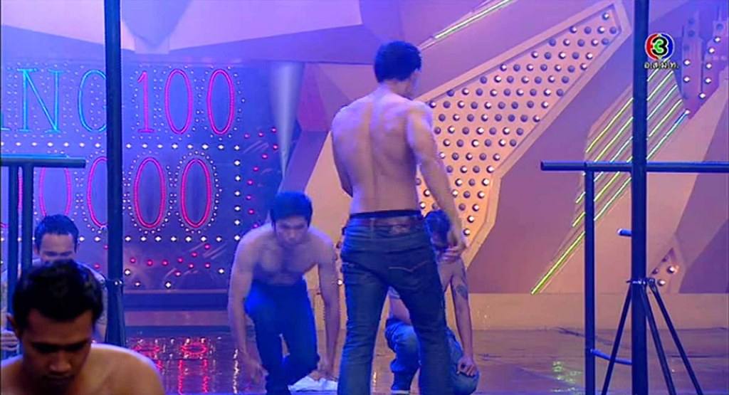 หลิ้นกีฬาแบบนี้หุ่นดีเนาะ