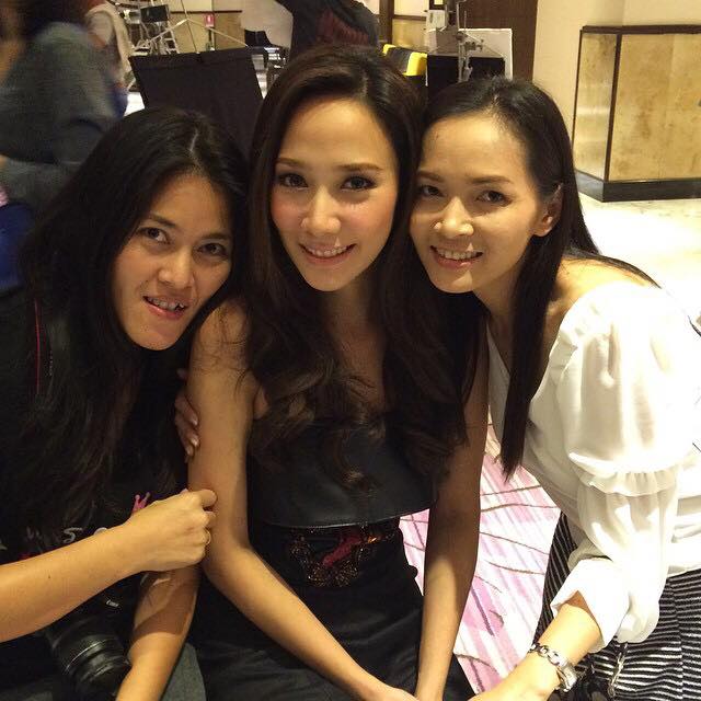 มาทานตำเเหล The Walk กับอั้มสิค้ะ!!