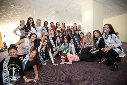 น้องปลาและเพื่อนๆ ระหว่างเก็บตัวการประกวด Miss Supranational 2014 ที่โปแลนด์
