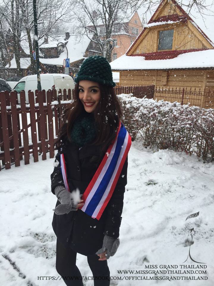 น้องปลาและเพื่อนๆ ระหว่างเก็บตัวการประกวด Miss Supranational 2014 ที่โปแลนด์