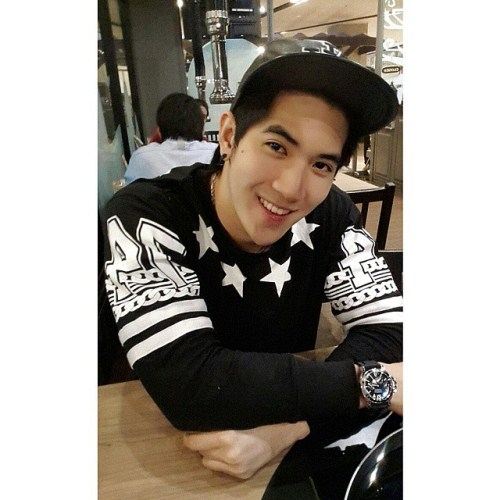 หนุ่มหุ่นแซ่บ ซิกแพ็คมาเต็ม!!!
