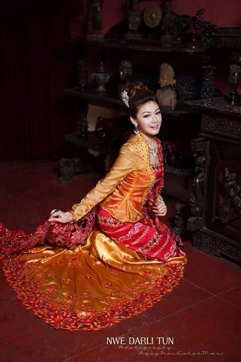ชุดชาวเมียนมาร์