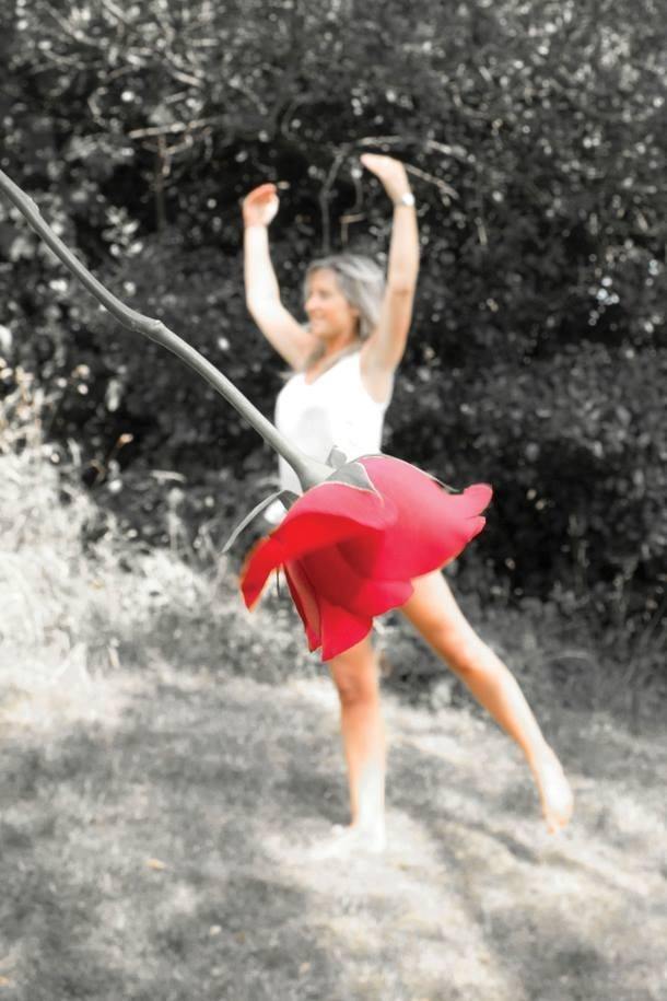 Forced Perspective Flower Girl Photography