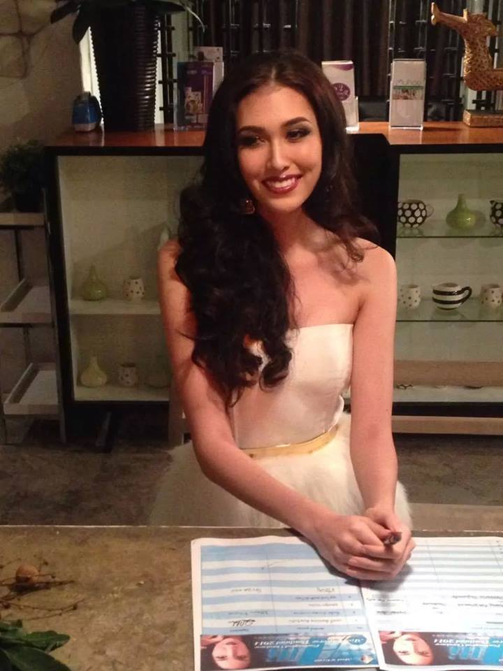 แอลลี่ งานเลี้ยง T-pageant meeting เมื่อคืน ค่ะ