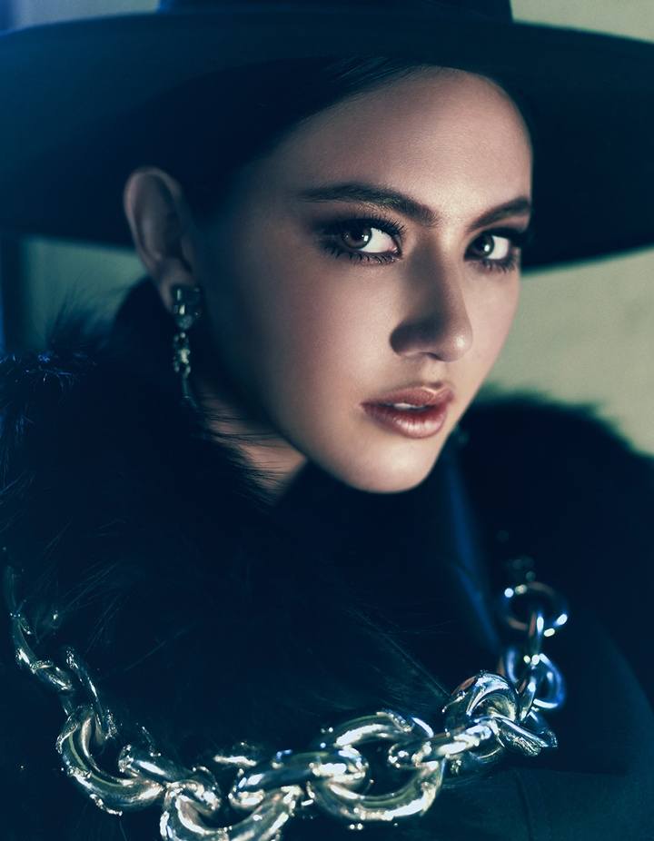 ใหม่-ดาวิกา โฮร์เน่ @ THE MAGAZINE December 2014/January 2015