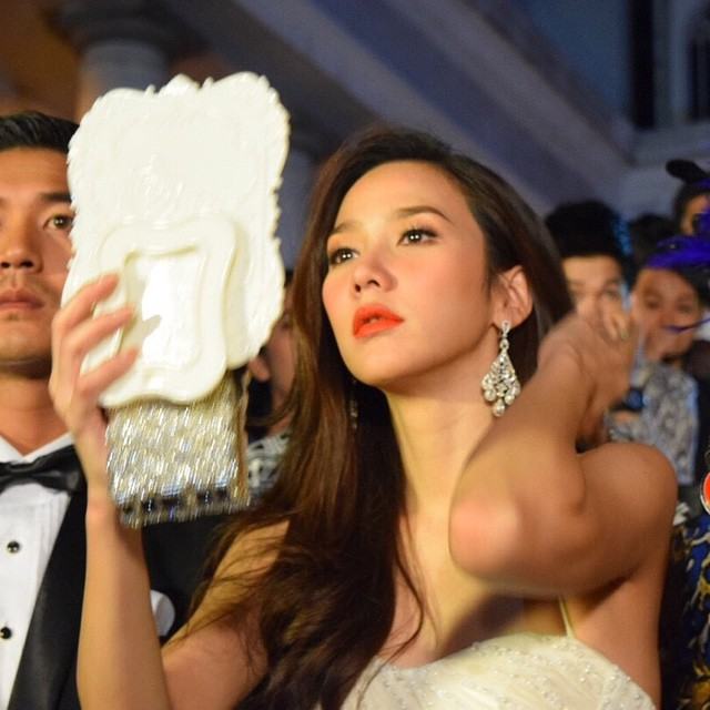 ไหนๆ ก็จะปิดฉากแล้ว ''พราว" อั้ม พัชราภา ขอจัดเต็มด้วยฉากนี้ ทุ่มเท อลังกาลมาก!!