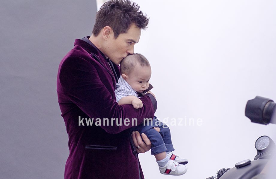 พ่อ-ลูก ปีเตอร์กับน้องแพนเตอร์ เบี้องหลังถ่ายแบบ นิตยสารขวัญเรือน