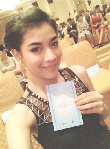ตาล เดอะคอมเมเดียน สาวน้อยจากฟินแลนด์ มากความสามารถ พูดได้ 5 ภาษา เต้น รำไทย ร้องเพลง