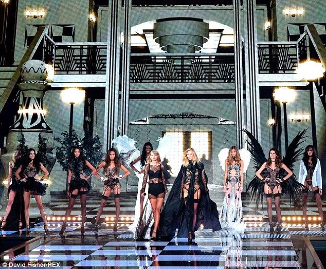 แม่เจ้า Victoria Secret Show 2014 London