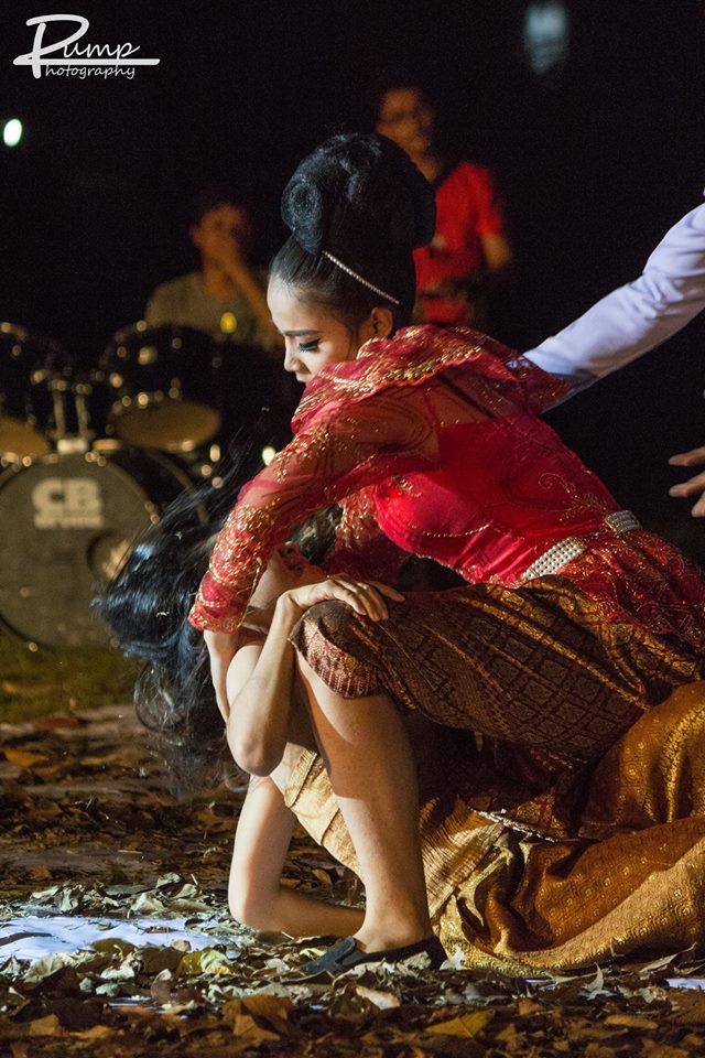 สุดหลอน!!!! เชียร์ลีดเดอร์ มนุษฯ ม.ทักษิณ 57
