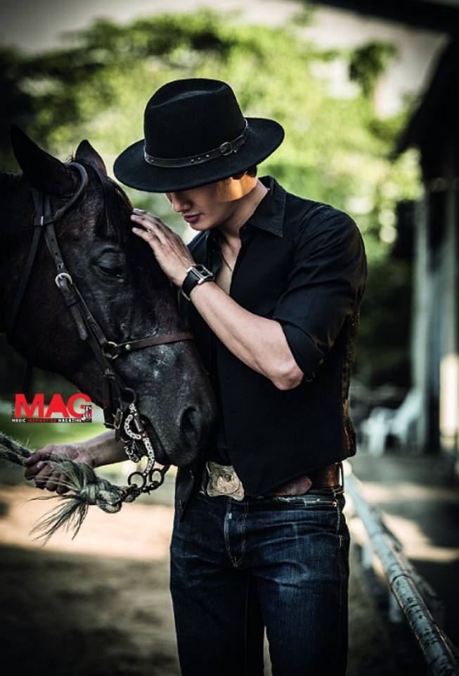 หล่อเข้มกระชากใจสาว ฮิวโก้ vs เป้-อารักษ์ Guitar Mag 489 Country Music Issue