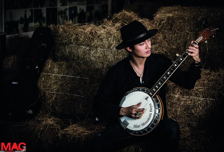 หล่อเข้มกระชากใจสาว ฮิวโก้ vs เป้-อารักษ์ Guitar Mag 489 Country Music Issue
