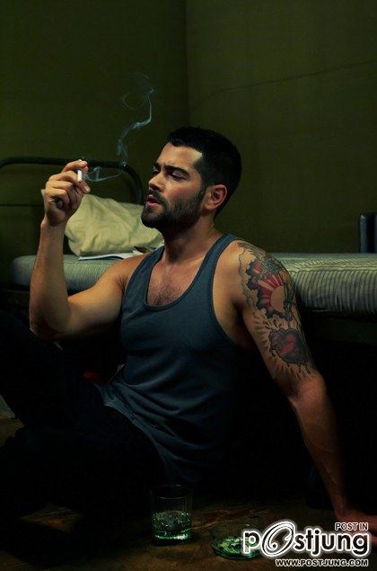 Jesse Metcalfe is super SEXY