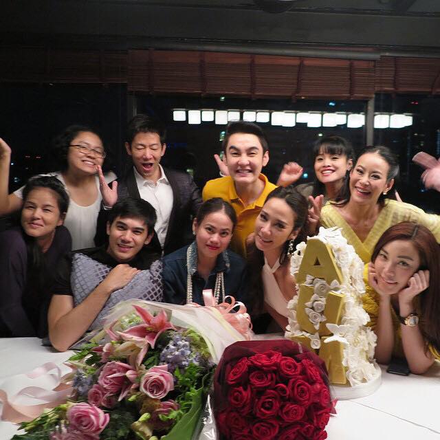(เก็บตก) ปาร์ตี้ทานอาหาร วันเกิดซุปตาร์ "อั้ม พัชราภา"