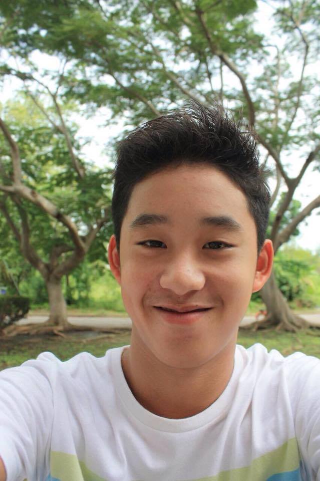น้องเอสนักว่ายน้ำล่าสุด----