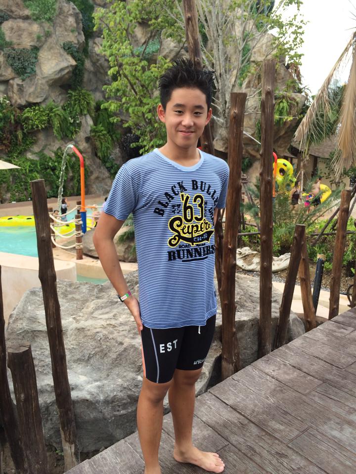 น้องเอสนักว่ายน้ำล่าสุด----