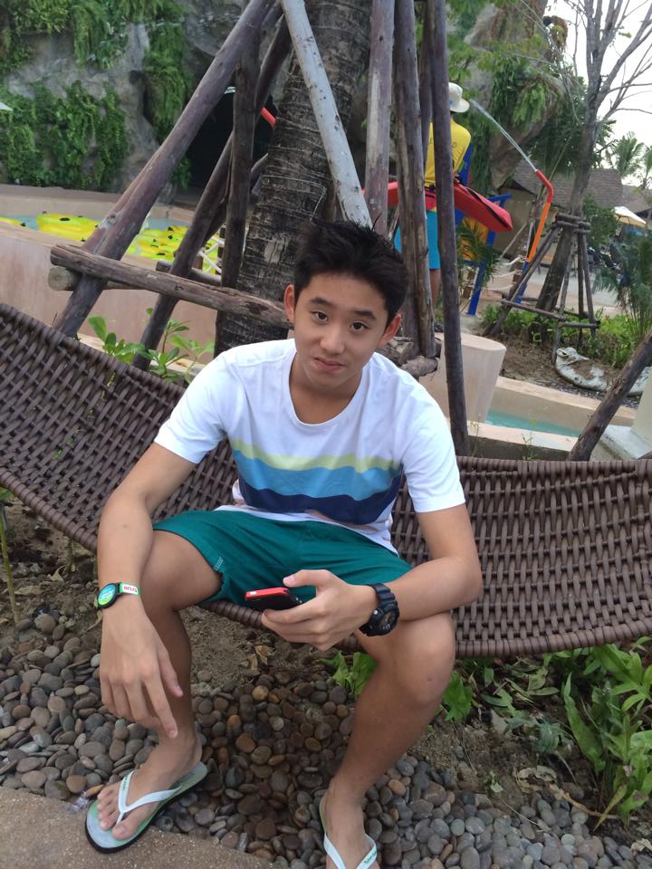 น้องเอสนักว่ายน้ำล่าสุด----