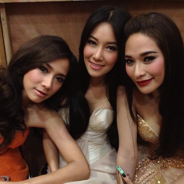"พลอย" โพสต์ข้อความถึง "อั้ม" เเฟนคลับซึ้งเเห่กดไลค์เป็นเเสน!!