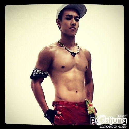 ถอดโชว์เรือนร่าง 704