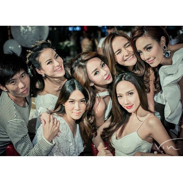 อีกงานที่รวมสาวแซ่บ สุดไฮโซ "อั้ม-เป้ย-เมย์เฟื่อง-เมย์พิช-หนิง-กระแต-วุ้นเส้น-แป้ง" ปาร์ตี้ทุกวัน!!