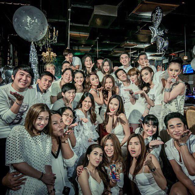 อีกงานที่รวมสาวแซ่บ สุดไฮโซ "อั้ม-เป้ย-เมย์เฟื่อง-เมย์พิช-หนิง-กระแต-วุ้นเส้น-แป้ง" ปาร์ตี้ทุกวัน!!