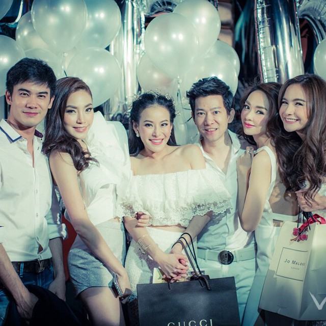 อีกงานที่รวมสาวแซ่บ สุดไฮโซ "อั้ม-เป้ย-เมย์เฟื่อง-เมย์พิช-หนิง-กระแต-วุ้นเส้น-แป้ง" ปาร์ตี้ทุกวัน!!