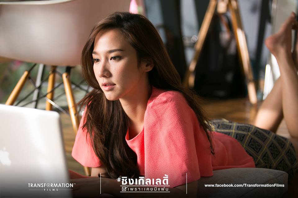 โปสเตอร์อย่างเป็นทางการ "Single Lady เพราะเคยมีแฟน" อั้มลุค working woman สวยเท่ห์!!