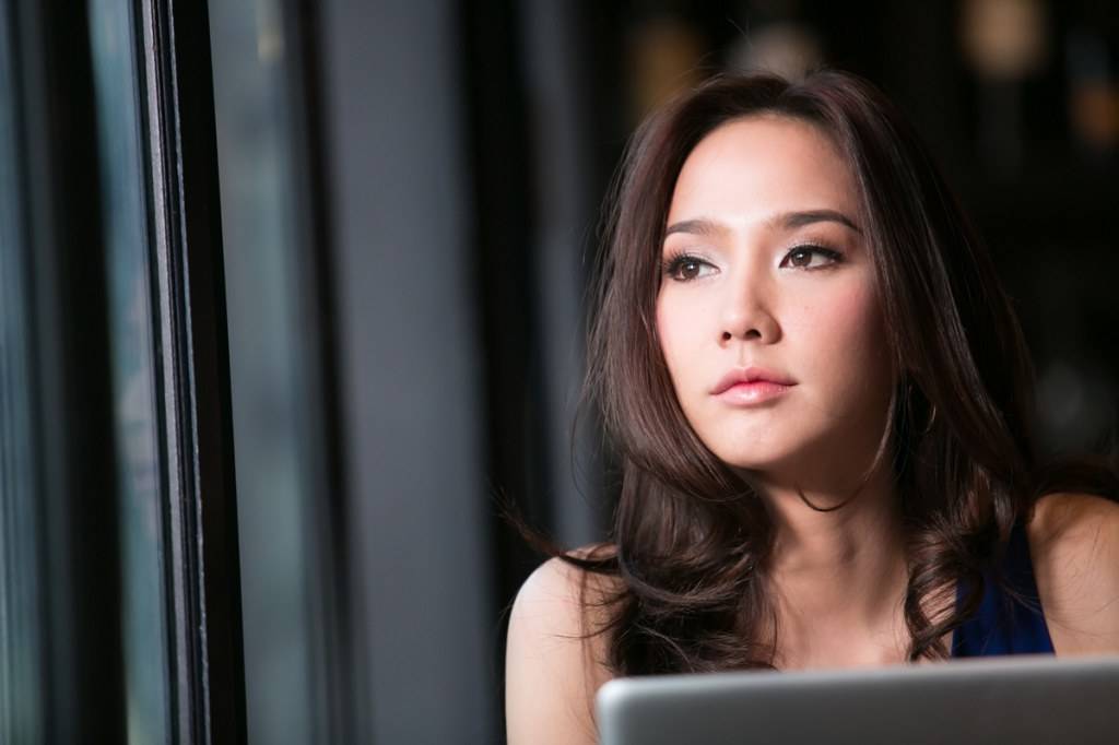 โปสเตอร์อย่างเป็นทางการ "Single Lady เพราะเคยมีแฟน" อั้มลุค working woman สวยเท่ห์!!