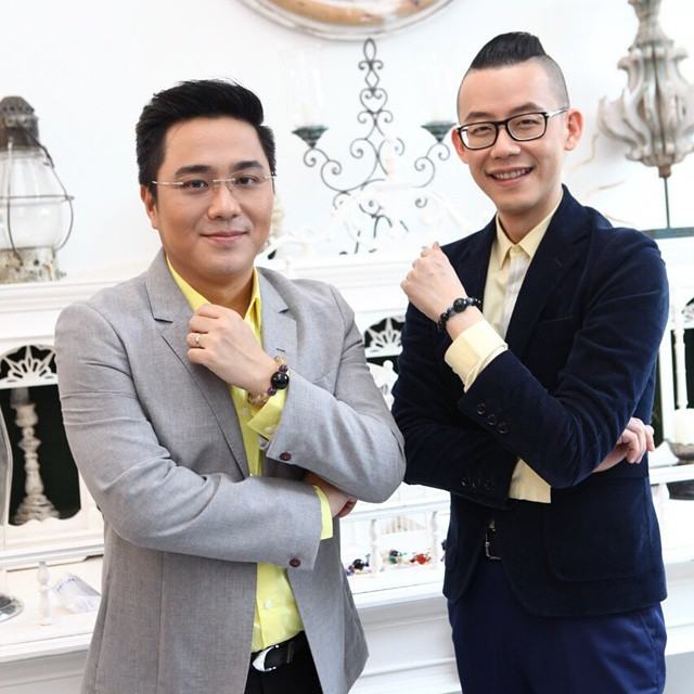 งานไฮโซป็อบ DIOR "อั้ม พัชราภา" สร้อยข้อมือหินเสริมดวงชะตา