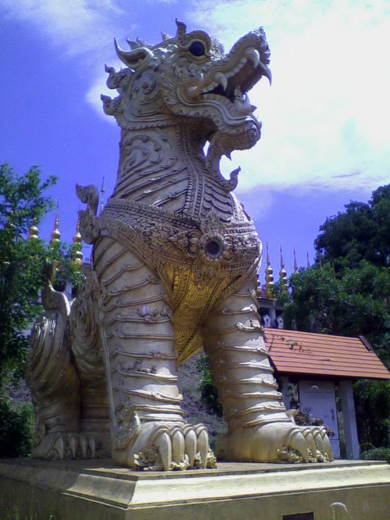 เที่ยวเมืองเเพร่