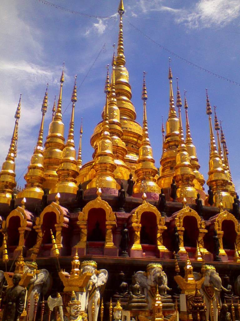 เที่ยวเมืองเเพร่