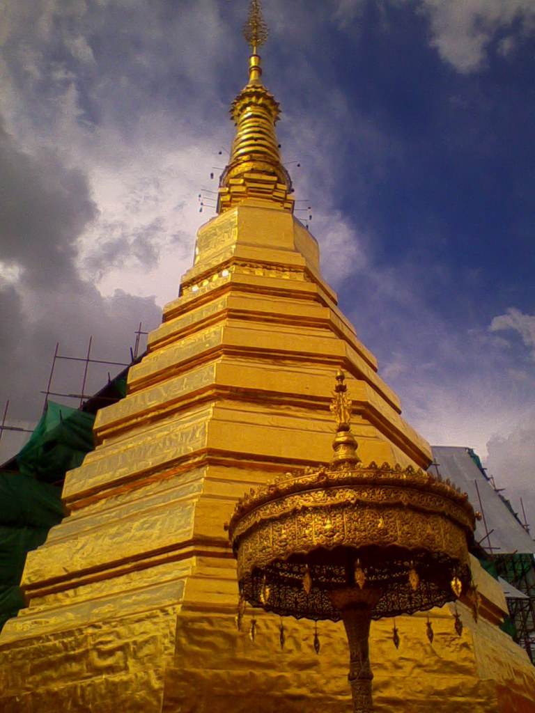 เที่ยวเมืองเเพร่
