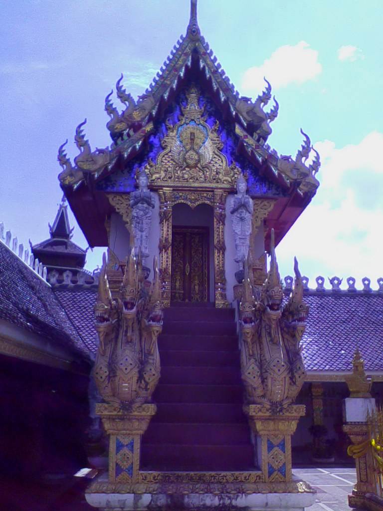 เที่ยวเมืองเเพร่