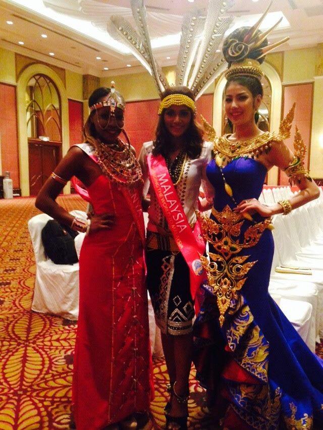 น้องพลอย ในชุด "ภูมิพัสตราชีวาสยาม" ร่วมงานแถลงข่าวการประกวด Miss Tourism International Thailand 201