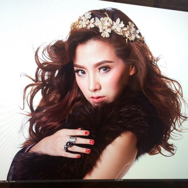ใบเฟิร์น ใหม่ พอร์ช ปฏิทินช่อง 7 ปี 58