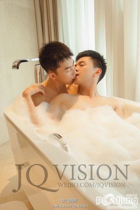 คู่รักเกย์ 4